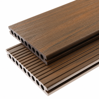 Revêtement de terrasse en WPC co-extrudé moderne de style européen, imperméable, antidérapant, pour extérieur, jardin, surface en relief, installation par emboîtement