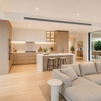 Armoires de cuisine bicolores bois et blanc pour les projets d'aménagement d'appartements et les équipements de logements locatifs