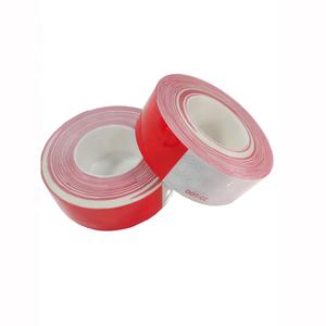 高品質<span class=keywords><strong>3M</strong></span>ドット反射プリズムシート赤白ペット粘着ステッカーテープトラック用高視認性反射材 - Product Image 5