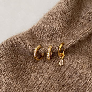 Grandes soldes Vente en gros Mode Boucles d'oreilles créoles en acier inoxydable plaqué or 18 carats avec zircon de luxe pour femmes - Product Image 1