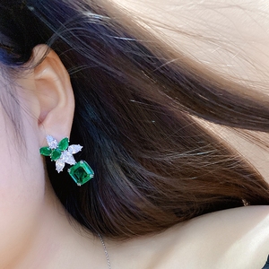 Pendientes de Esmeralda Sintética de Laboratorio de la Fábrica de Joyería MUSHAN, Dinámicos y Únicos, Quien los Usa Será Hermosa - Product Image 6