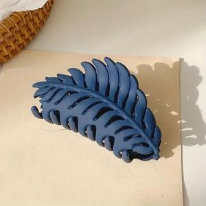 Pinzas para el pelo <span class=keywords><strong>de</strong></span> <span class=keywords><strong>cola</strong></span> <span class=keywords><strong>de</strong></span> <span class=keywords><strong>caballo</strong></span> <span class=keywords><strong>de</strong></span> hoja <span class=keywords><strong>de</strong></span> garra <span class=keywords><strong>de</strong></span> plástico mate <span class=keywords><strong>de</strong></span> 9,5 CM accesorio para el cabello <span class=keywords><strong>de</strong></span> mujer <span class=keywords><strong>de</strong></span> estilo europeo <span class=keywords><strong>y</strong></span> americano elegante para mujer - Product Image 5