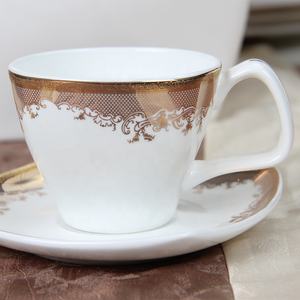 Ensemble de vaisselle en <span class=keywords><strong>porcelaine</strong></span> en forme de HP en gros <span class=keywords><strong>service</strong></span> de dîner en <span class=keywords><strong>porcelaine</strong></span> fine européenne et ensembles de tasses à thé - Product Image 4