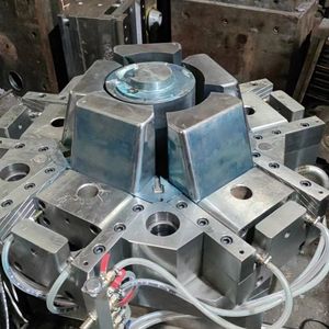 Molde de componente de coche de motocicleta de fundición a presión Longhua Design para línea de producción de piezas automotrices - Product Image 4