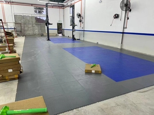 Carreaux de sol de garage en PVC antidérapants d'usine <span class=keywords><strong>Tapis</strong></span> de sol en <span class=keywords><strong>caoutchouc</strong></span> robuste pour <span class=keywords><strong>atelier</strong></span> d'entrepôt Conception graphique à clic rapide - Product Image 3