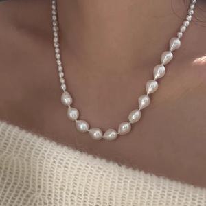 Collar Elegante de Estilo Barroco Francés Hecho a Mano con Perla Natural de Forma Irregular, Cadena para Clavícula de Lujo Ligero para Suéteres - Product Image 3