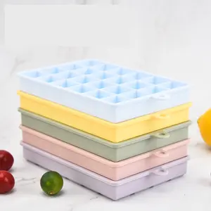 Set di vassoio per cubetti di ghiaccio per uso alimentare resistente a 24 cavità in Silicone cucina e uso domestico stampo per cubetti di ghiaccio con coperchio