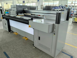 180厘米自动紫外混合打印机，带Rioch Konica打印头BYHX程序THK导轨24个月保修新条件 - Product Image 3