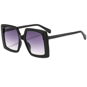 Lunettes Photogray carrées pour femmes UV400 PC certifiées Global Recycled Standard, protègent les yeux du vent, de la poussière, des insectes et des rayons UV - Product Image 2