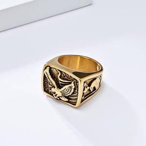 Anillo de águila para hombre, aleación de zinc y acero, diseño de águila calva americana dorada, joyería de regalo - Product Image 3