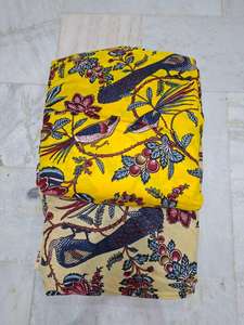 Tissu non tissé en coton multicolore personnalisable à motifs abstraits et géométriques pour la confection de robes et de sacs - Product Image 2