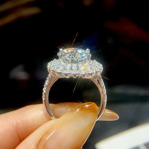 แหวนเพชรโมอิสซาไนต์สีแดงกุหลาบขนาดใหญ่ 5 กะรัต GRA สำหรับผู้หญิง เงินแท้ 925 รูปดอกไม้ แหวนหมั้น เครื่องประดับชั้นดี - Product Image 4