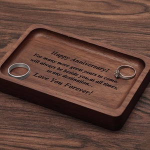 Plateau à bijoux en bois de noyer gravé, cadeau d'anniversaire pour les couples, organisateur de rangement pour mariage et Saint-Valentin - Product Image 2