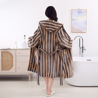 Rétro genou longueur robe de chambre en gros genou longueur peignoirs de bain à capuche vert rayure hiver maison bonne Absorption peignoir