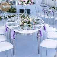 Grande table de salle à manger en MDF blanc avec cadre en acier inoxydable argenté Ensemble de tables et de chaises de banquet et de mariage à plusieurs sièges