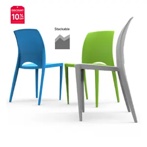 Offre Spéciale de salle à manger moderne chaises de salle à manger en plastique classiques colorées empilables à bas prix grande quantité de chargement chaise d'extérieur