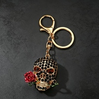 Porte-clés Punk Rose Rouge Strass Tête de Squelette en Cristal Scintillant, Breloque de Sac, Cadeau Halloween Jour des Morts, Pendentif Clé de Voiture