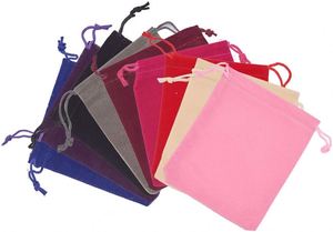 2700339 Petits sacs cadeaux en velours doux pour bijoux avec cordon de serrage - Product Image 4