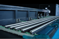 Estación de Trabajo Inteligente para Ventanas y Puertas de Aluminio: Integra Corte, Perforación Láser, Grabado Láser, Fresado e Impresión de Etiquetas