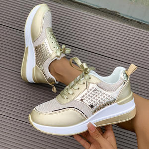 Baskets blanches respirantes d'usine tendance à la mode Nouvelles baskets de sport européennes et américaines grande taille pour femmes - Product Image 1