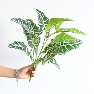 Rama <span class=keywords><strong>de</strong></span> Hojas Artificiales <span class=keywords><strong>de</strong></span> Alocasia <span class=keywords><strong>de</strong></span> 50 cm, 12 Cabezas, Hojas Verdes Tropicales Artificiales para Arreglos Florales, Decoración del Hogar y Bodas - Product Image 3