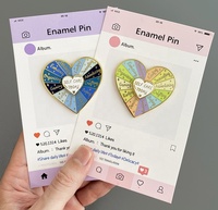 Vente chaude nouveau badge forme de coeur filature paillettes pointeur rotatif or planté dur émail alliage broche en gros épinglette