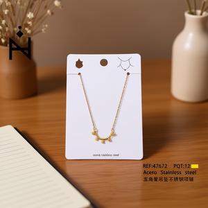 Collar con Colgante de Estrella de Cinco Puntas en Acero Inoxidable - Product Image 3