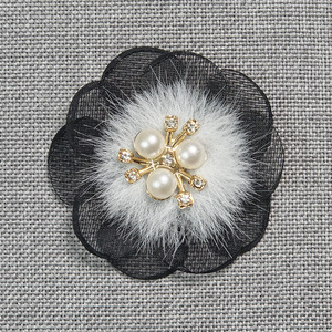 Nouveau design 2026, bord brûlé, <span class=keywords><strong>fleur</strong></span> 3D, bricolage fait main avec <span class=keywords><strong>pompon</strong></span> en fourrure pelucheuse, accessoires de vêtement en cristal - Product Image 5