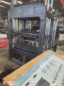 Nouvelle machine à fabriquer des pavés entièrement automatique HongFa avec des machines à fabriquer des blocs de béton QT5 - Product Image 4