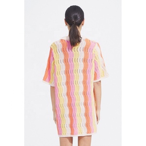 Abito Polo Oversize da Donna in Maglia con Motivo a Onde Rosa, <span class=keywords><strong>Arancione</strong></span> e Giallo, Realizzato in Cotone Lavorato a Maglia all'Uncinetto - Product Image 2