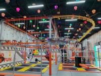 Parc d'aventure personnalisé, équipement de parcours de corde, aire de jeux intérieure avec trampoline, installation d'escalade pour enfants à usage commercial