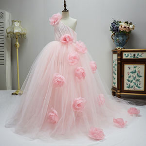 فستان أنيق لفتاة الزهور بتصميم مخصص حسب العلامة التجارية لحفلات الزفاف، ملابس أطفال لوصيفات الشرف الصغيرات، بكتف واحد ومزين بزهور ثلاثية الأبعاد وعصري للأطفال - Product Image 2