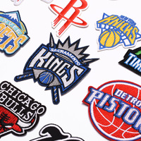 Écusson brodé avec logo d'équipe de basket-ball, à coudre, pour vêtements et chapeaux