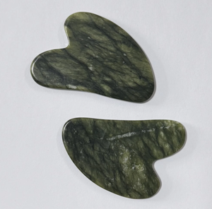 Planche de massage Gua Sha en jade Xiuyan abordable pour le visage - Product Image 2