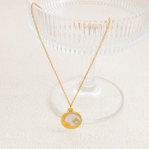 Collar con colgante de sol y luna, chapado en oro de 18 quilates, cadena minimalista para clavícula, colgantes temáticos para mujer - Product Image 3