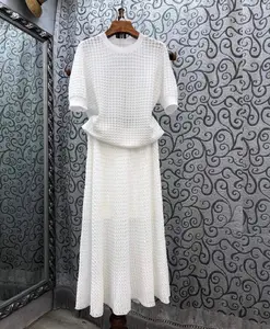 2pc לבן סט Suppliers-2022 אביב אופנה סוודר חליפות נשים גל דפוסים סרוג סוודרים + אמצע עגל אורך אונליין סרוג חצאית סט כחול לבן 2pc