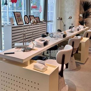 Table à ongles en bois style crème avec tiroir de rangement, multi-stations, exclusive aux salons de manucure, personnalisable - Product Image 3