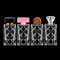 Vente en gros de flacons de parfum rectangulaires en verre transparent de 75 ml, bouchon en cuir de luxe, flacon de parfum portable pour femmes, boîte cadeau