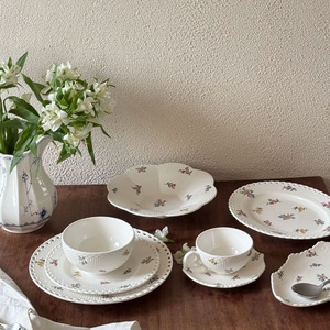 Ensemble d'assiettes en céramique bleu et blanc à fleurs de style français, passe au micro-ondes, <span class=keywords><strong>assiette</strong></span> à soupe/dessert en forme de pétale - Product Image 4
