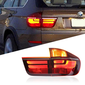 Phares avant pour BMW X5 E70 (modèles 2007-2013) avec clignotants à défilement – Approvisionnement direct usine - Product Image 1