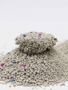 Litière pour chat DongnaiPETS écologique, biodégradable, à agglomération rapide, 99 % sans poussière, anti-odeur, à base d'amidon de maïs et de bentonite, 8 kg, blanc/gris - Product Image 5