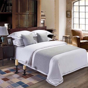 ชุดเครื่องนอนโรงแรม ผ้าปูที่นอนแบบเรียบ ขนาดควีนไซส์ คิงไซส์ สีขาวล้วน สำหรับโรงแรมระดับห้าดาว - Product Image 5