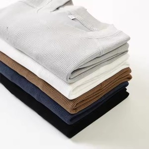 <span class=keywords><strong>T</strong></span>-<span class=keywords><strong>shirt</strong></span> da <span class=keywords><strong>uomo</strong></span> personalizzata a manica lunga in maglia Waffle aderente <span class=keywords><strong>termica</strong></span> morbida cotone-poliestere tinta unita in bianco <span class=keywords><strong>t</strong></span>-<span class=keywords><strong>shirt</strong></span> - Product Image 3