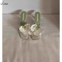 Nouvelle Collection 2025 – Sandales à Talons Aiguilles Décorées de Fleurs d'Orchidée 3D pour Femmes – Qualité Supérieure, Style Élégant et Confortable