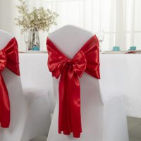 Chemin de table en satin 12 x 108 pouces pour la décoration de mariages et d'événements