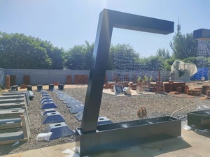 Grande décoration extérieure en acier corten, fontaine moderne à LED avec jets d'eau - Product Image 6