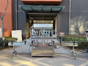 Machine de remplissage automatique à grande vitesse de pompe à engrenages de bouteille de jus - Product Image 3