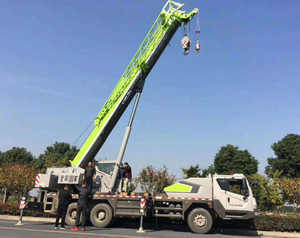 Grúa Hidráulica para Camión de 25 Toneladas ZOOMLION ZTC250V532, Grúa Móvil de Servicio Pesado para Proyectos de Construcción, Elevación de Puentes y Carreteras - Product Image 2