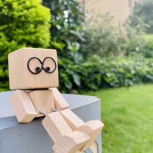 Poupée en bois qui secoue les pieds, figurine d'homme qui secoue la tête, accessoires magnétiques faits à la main pour tableau de bord de voiture, décoration de bureau, cadeaux pour femme - Product Image 6