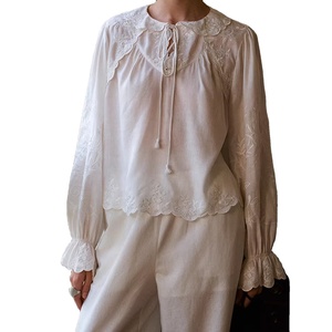 Camisa de Lino y Rayón para Mujer, Estilo Universitario, Blanca, Casual, Corte Regular, Cuello Camisero con Bordado, Estilo Vintage para Verano - Product Image 1